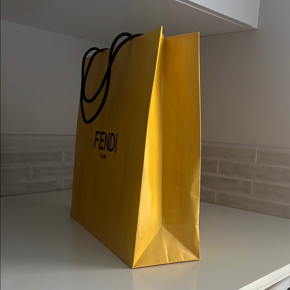 Fendi Roma Yellow Tote Bag - Picture 2 of 9